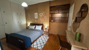 Leonidas Apartment